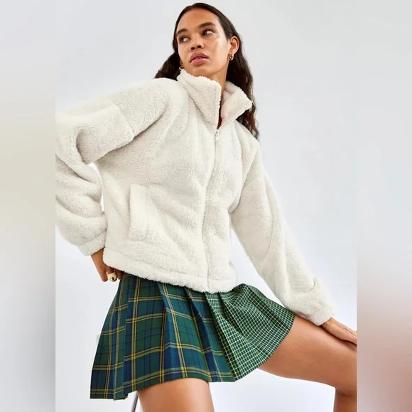 Sunday Best Mockneck Fuzzy Zip-Up - Picture 7 of 10